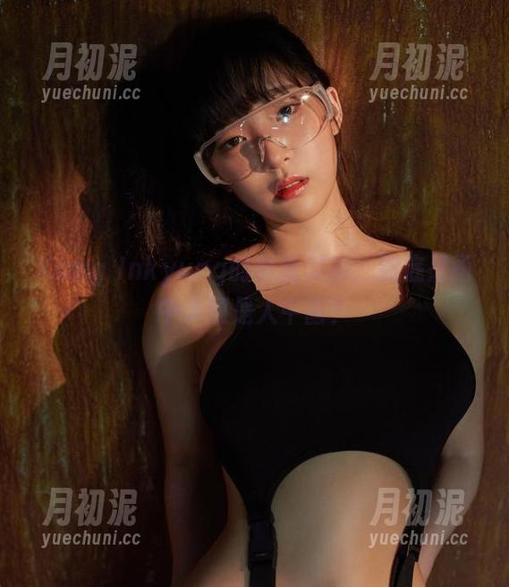 Kang Inkyung的最新美脚：到底是画中人还是人中画？